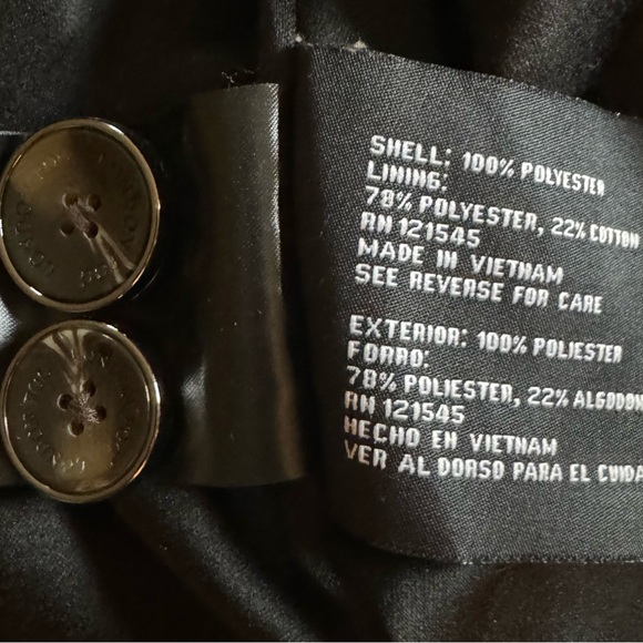 Beautiful London Fog Trenchcoat - Picture 4 of 4